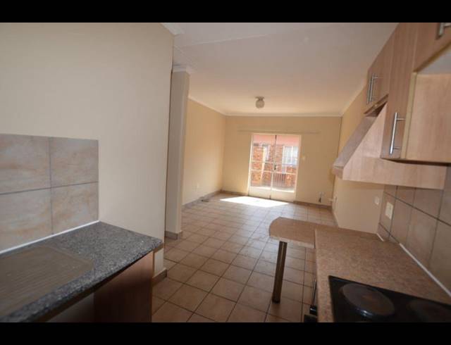 2 BEDROOM APARTMENT FOR SALE IN VAAL PARK EXT 1
